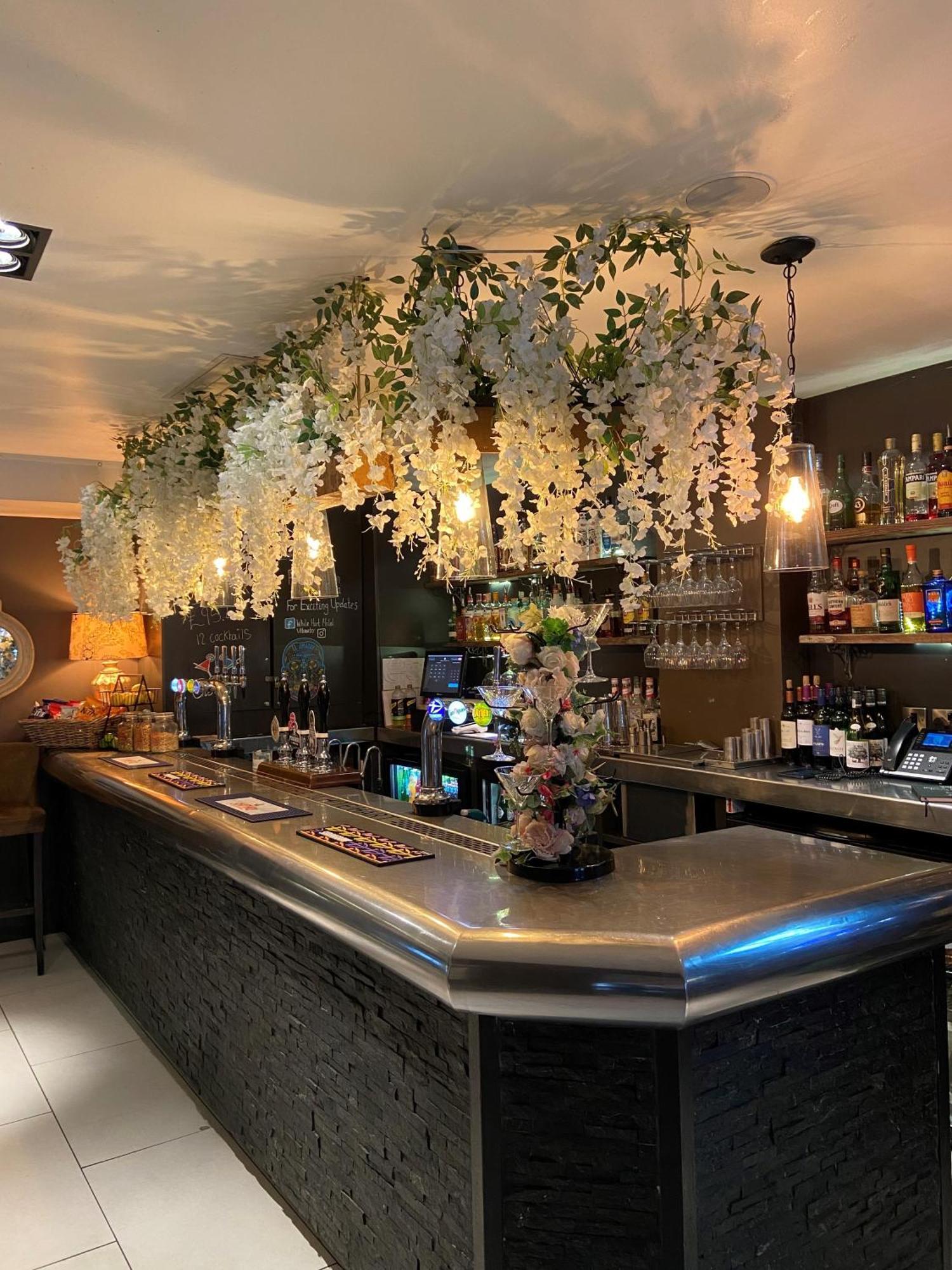 The White Hart Hotel 尤托克西特 外观 照片